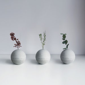 PLANET sphere concrete flower vase / paper weight / bookend Φ10cm image 9