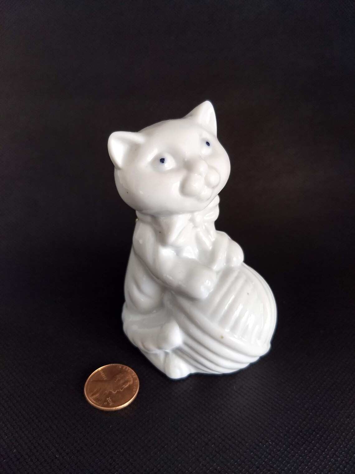 White Porcelain Cat Ringing Bell With Ball of Yarn Blue Eyed Etsy