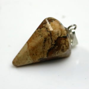 Hanger afbeelding steen met zeshoekige punt: edelsteen kristallen bedel (14 x 21 mm)