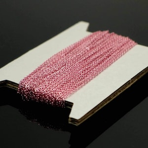 Cadena microplana chapada en cobre rosa resistente al deslustre - Eslabón soldado de 2 x 1,4 mm, 3 metros