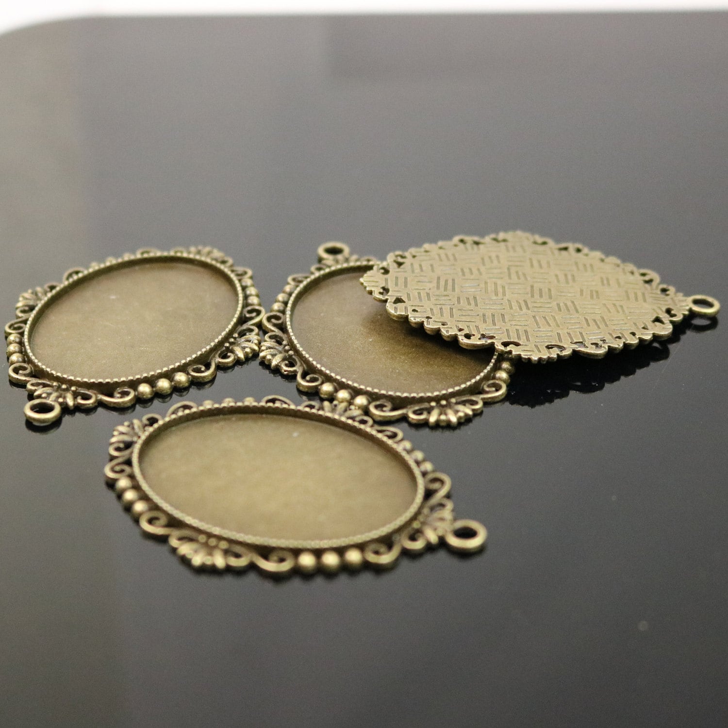 Lot De 2 Supports De Broche Vintage En Laiton Bronze Pour Cabochon 30x40 Mm - Neufs, Fabrication Française