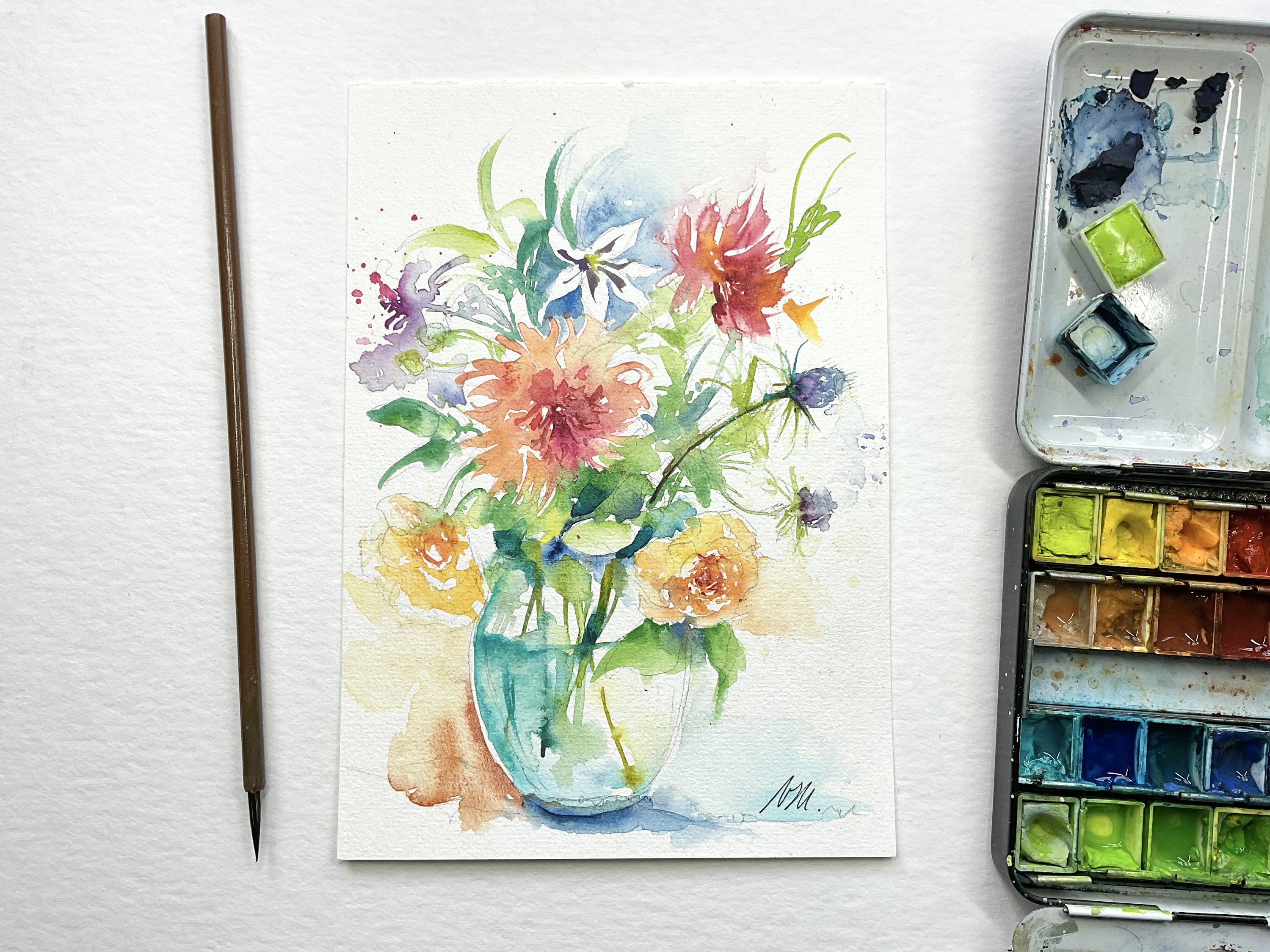 水彩画の花束、花瓶に描かれた庭の花の絵、色とりどりの花束、女性への