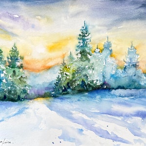 Dipinto di un paesaggio montano invernale, abeti sotto la neve al tramonto, paesaggio al tramonto sulle cime e abeti innevati