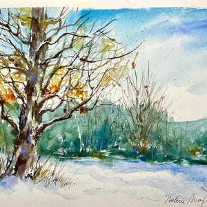 Paesaggio invernale ad acquerello originale - Albero maestoso con foglie dorate sotto la neve - Dipinto luminoso e pacifico, arte murale della natura