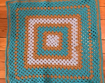 Crochet granny square blanket