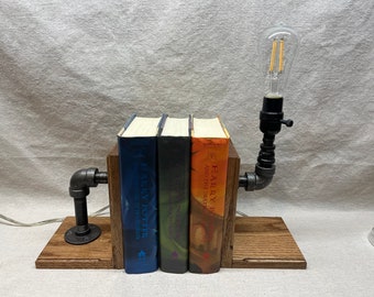 Steampunk boekenstandaardlamp eiken plank