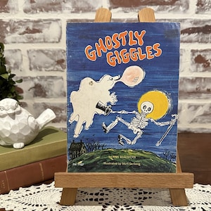 Vintage 1972 Ghostly Giggles Paperback Book Scholastic Book Services | Childrens Book | Vintage Kids Books | Reading Book | Spooky Kids Book