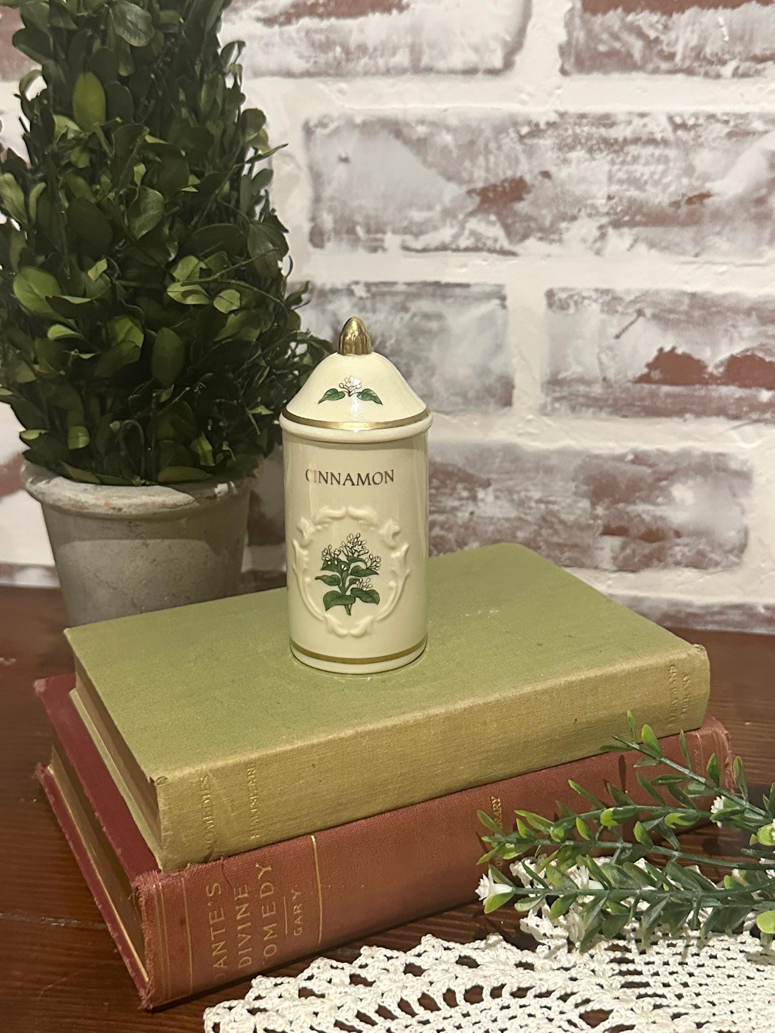 レノックス　スパイスジャー　ハーブ Lenox Spice Village Herb Storage Jars Victorian Houses Cottage