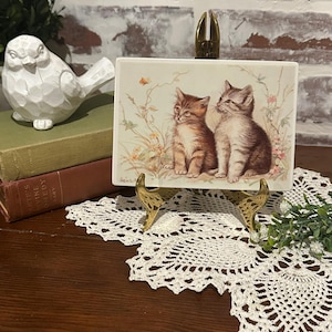 Vintage VilboCard Porzellan Postkarte w / Heinz Pit Kätzchen Wand Hung Kunst | Hergestellt in Deutschland | Feline Katze Liebhaber Geschenk