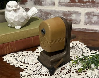 Vintage Apsco Vacu Base Manual Hand Pencil Sharpener | Tabletop Pencil Sharpener | Office Library School Supply | Movie Prop