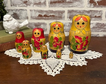 ヴィンテージの手描き木製漆器民芸品マトリョーシカ入れ子人形セット