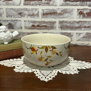 Vintage Halls Superior Autumn Leaf Serving Bowl w/ Leaf Design | Farmhouse Country Serving Bowl | Vintage Kitchenware | Stoneware Pottery