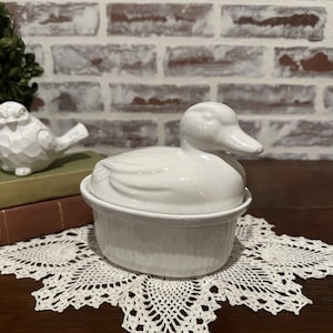 Vintage Small Ceramic Nesting Duck Tureen Casserole Dish | Farmhouse Kitchen Dining Serving Dish | Collectible Dish | Country Kitchen Decor