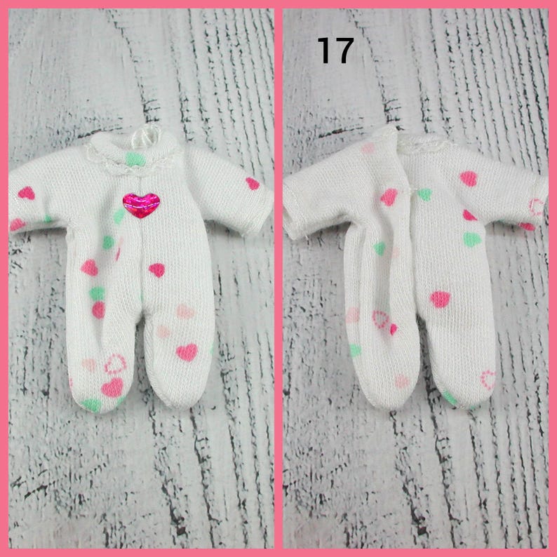 Pijamas y sacos de dormir para bebé cosidos a mano en escala 1:12: una preciosa moda en miniatura fácil de poner y quitar. 17