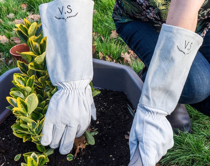 Personalised Gardening Gloves - Personalized Garden Gloves - Garden Gauntlet Gloves - Personalized Garden Gifts - Gifts for Gardeners