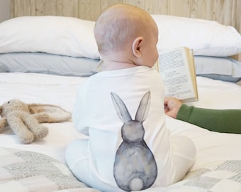 Combinaison de sommeil Bunny - Vêtements unisexes pour bébé - Cadeau de baby shower - Vêtements de bébé lapin - Bunny Romper - Aquarelle Rabbit Baby Sleepsuit