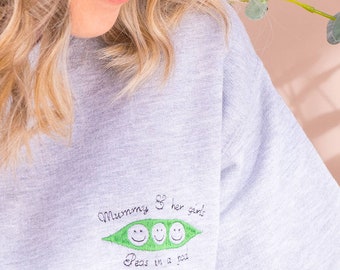 Personalised Mum Sweatshirt - Mothers Day Sweatshirt - Mum Gift From The Kids - Personalized Mom Sweater - Peas In A Pod