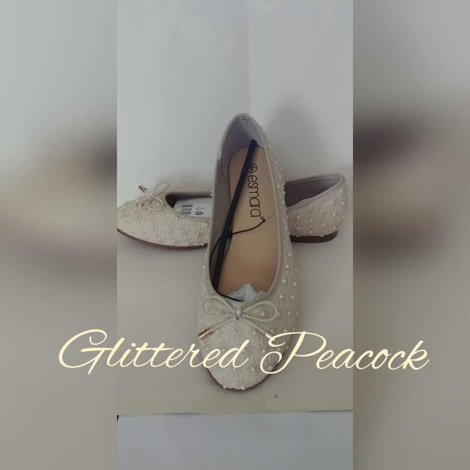 Cream Ballerina Pumps With Embroidered Flowers With Faux Pearl