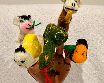 5 Randomly Selected Knitted Finger Puppets, Animal Theme
