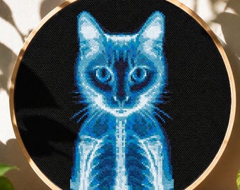 Kreuzstichmuster „Röntgenkatze“ (PDF), Stickvorlage für ein Katzenskelett, gotische Halloween-Dekoration, gruselige Anatomie-Kunst, digitaler Download