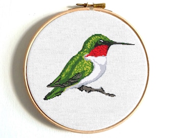 Hummingbird cross stitch pattern PDF. Easy bird design, small animal embroidery, nature art, instant download.