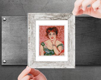 Miniaturowy wzór do haftu krzyżykowego Maleńkie dzieło sztuki Jeanne Samary w sukience z głębokim dekoltem autorstwa Pierre'a-Auguste'a Renoira Maleńki słynny obraz Małe arcydzieło