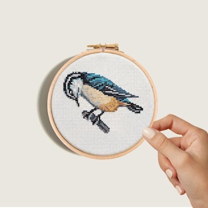 Patrón de punto de cruz de trepador azul, mini pájaro bordado (patrón PDF)