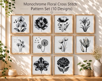 Op de afbeelding: Monochroom bloemen kruissteek patroon set met tien verschillende ontwerpen. Elk ontwerp is een zwart-wit illustratie van een bloem, omlijst in een licht houten frame. De tekst "Monochrome Floral Cross Stitch Pattern Set (10 Designs)" staat bovenaan.