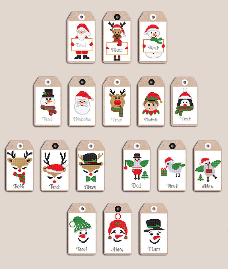 Puede incluir: Un conjunto de etiquetas de regalo navide&ntilde;as con dise&ntilde;os bordados de personajes festivos como Pap&aacute; Noel, renos y mu&ntilde;ecos de nieve. Cada etiqueta tiene espacio para texto y est&aacute; sobre un fondo neutro.