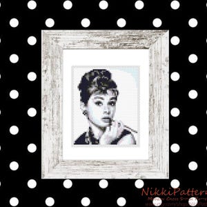 Audrey Hepburn mini cross stitch pattern, Modern tiny portrait, Famous movie star, Tiny miniature picture painting, Small easy frame art