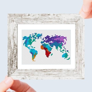 Mini schema punto croce mappa del mondo, Silhouette del mondo, Mappa del mondo acquerello, Schema punto croce PDF, Download immediato