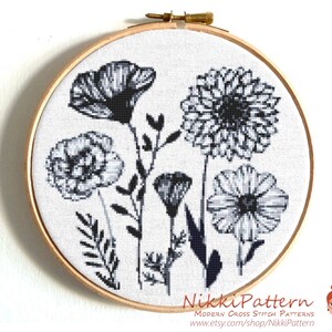 Kruissteek met wilde bloemen Modern kruissteekpatroon Ingemaakte bloemen Kruissteek met wilde bloemen Eenvoudige kruissteektabel Beginnerspatroon