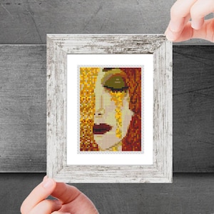 Mini patrón de punto de cruz arte - Lágrimas doradas - de Gustav Klimt Famoso cuadro de punto de cruz Patrón PDF Pequeño arte en miniatura Pequeño arte