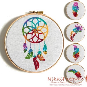 Wzór haftu krzyżykowego Dreamcatcher w formacie PDF, zestaw piór Boho, wzory haftu tęczowego – DIY Modern Wall Art – kolorowa tabela ściegów