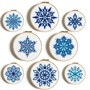 8 modèles de point de croix flocon de neige bleu, ornements de vacances uniques, conception circulaire, point de croix compté, téléchargement instantané PDF