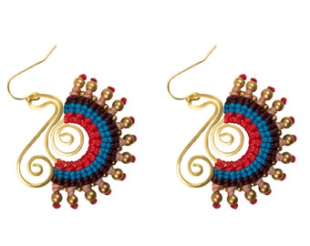 Hecho a mano Macrame pendiente gota formas colorido cordón de cera de latón con latón