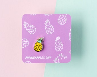 Pin-up Pineapple  |  Pineapple pin  | Pineapple enamel brooch