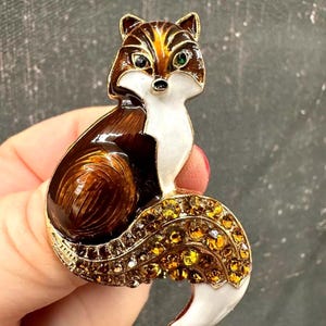 Fox Brooch, Rhinestone Enamel Fox Brooch, Brown Fox Brooch, Gold-Tone Fox Pin, Fox Lover Gift, Nature-Inspired Animal Pin, Fox Lover Jewelry