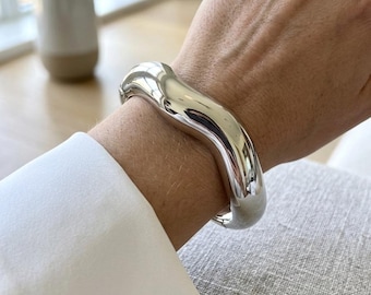 Wavy Silver Cuff Bracelet: Modern Minimalist Bangle