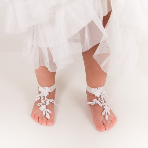 Baby Lace barefoot sandals -Toddler footless sandals -Kids shoes -Flower girl barefoot sandals -Beach wedding french lace footless sandal