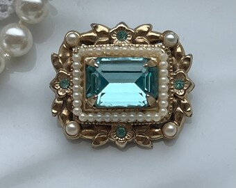 Vintage Coro blue glass stone brooch - Aqua glass stone and floral embellishments brooch