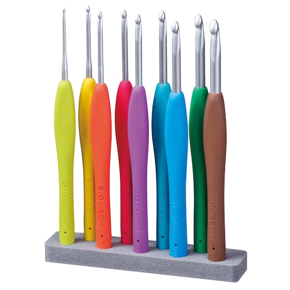 SOFT TOUCH Clover Crochet hooks. Ergonomic soft grip with aluminum heads  available in sizes B C D E F G 7 H I J
