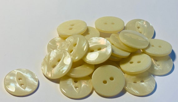 15mm Button - 2 Hole Flat Variegated - Cream 15mm Button - 2 Hole Flat Variegated - Cream