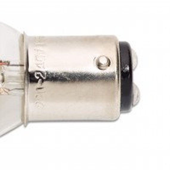 Ampoule à bayonnette B15 - Accessoire machines à coudre