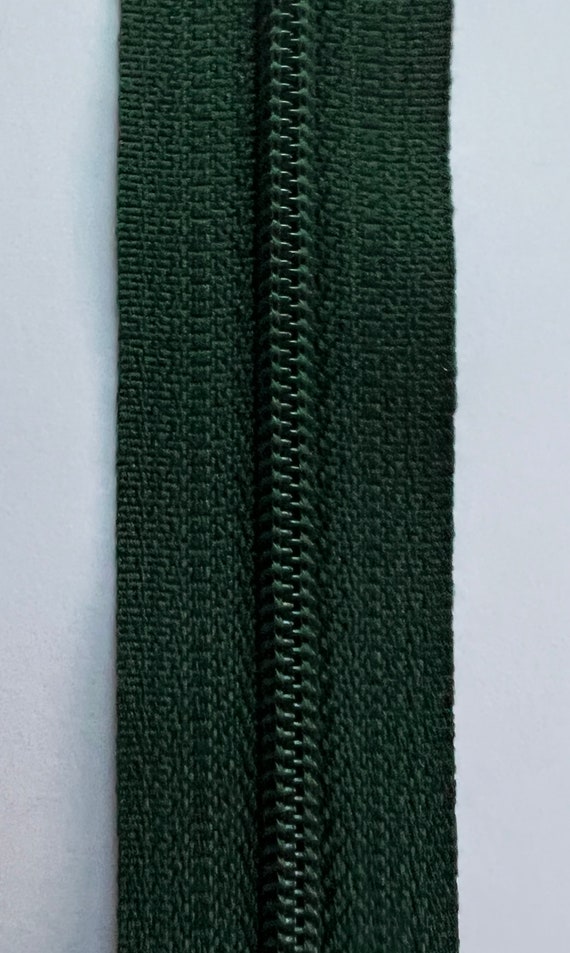 Standard Nylon Closed End Dress/Skirt Zip 890 - Bottle Green Standard Nylon Closed End Dress/Skirt Zip 890 - Bottle Green