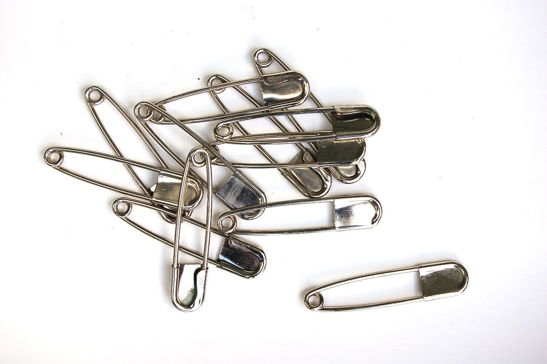 Vintage 5 Risdon Keytag Holder Giant Steel Safety Pin Horse Blanket