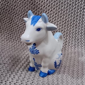 VGC Vintage Holland Blue Delft Ceramic Sitting Cow creamer with Windmill and Floral Designs