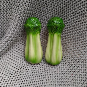 Vintage Celery Stalk salt and pepper shaker set
