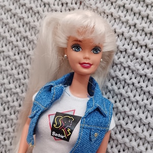 Vintage Cool Shoppin&#39; Barbie in her original outfit c. 1997 Mattel