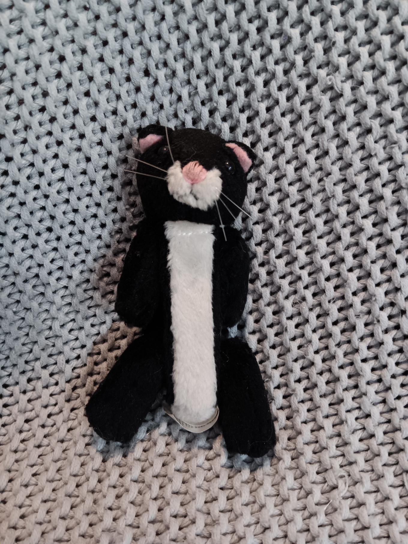 Pez fuzzy friends - Etsy 日本